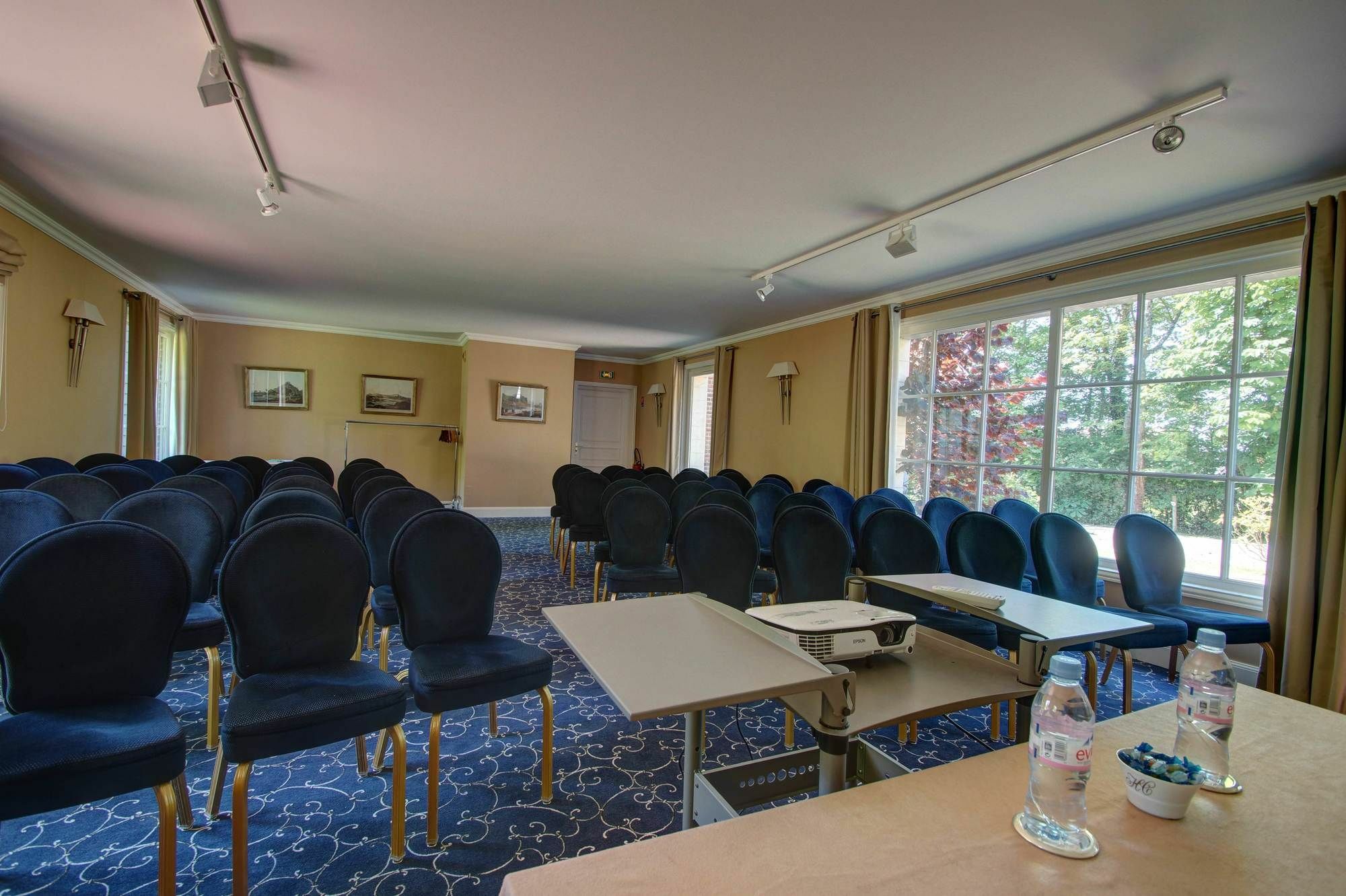 Hotel Chateau Clery Hesdin-lʼAbbé 外观 照片